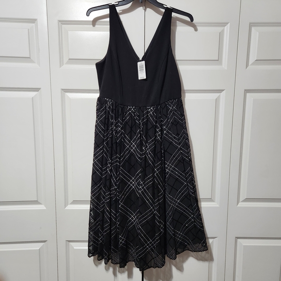 Torrid Black and Silver Patterned Midi Dress - Picture 1 of 3